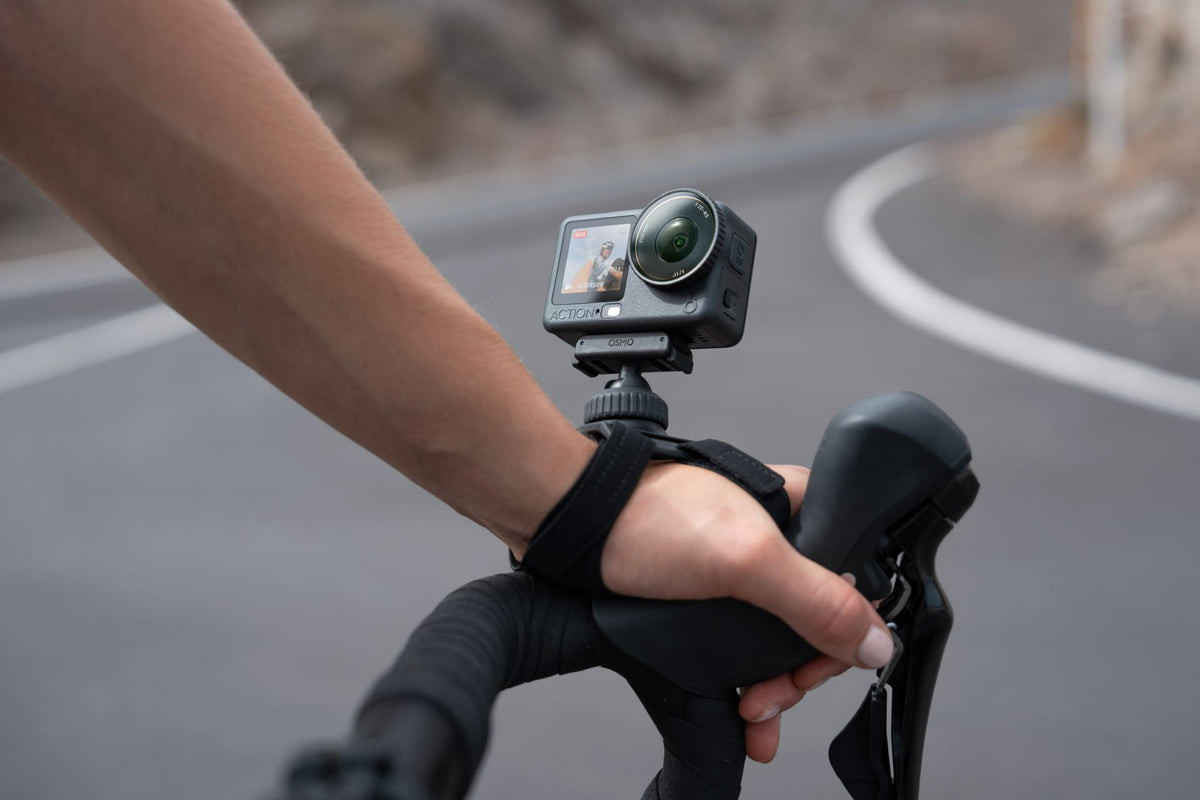 DJI Osmo Action 6 Adventure Combo
